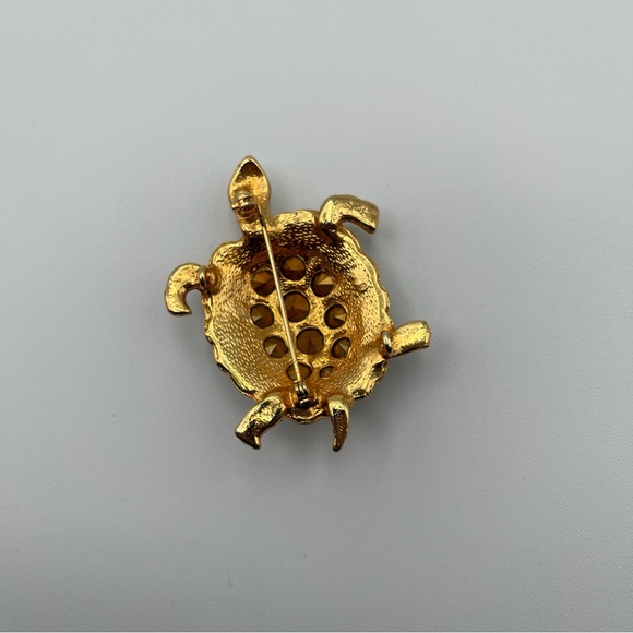 Gold-tone Turtle Brooch with Green Rhinestones - Picture 5 of 11